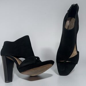 $345 EUC Max Azria  Maia Runway Suede Leather stiletto cut out thong booties